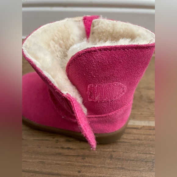 UGG Toddler Girl Pink Size 04/05 Keelan Boots - Picture 13 of 16
